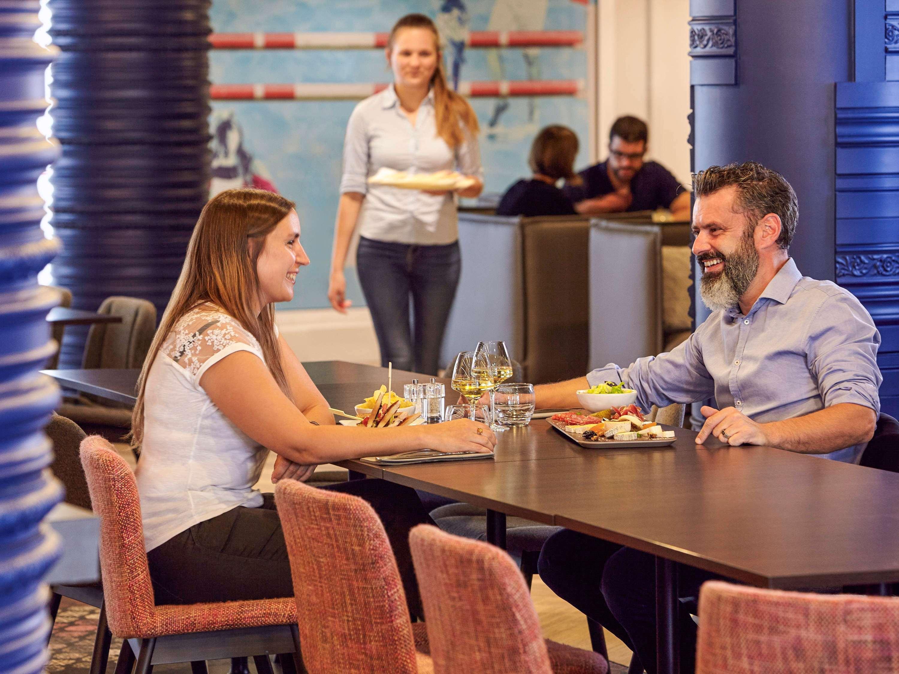 Hotel Mercure Chateau De Фонтенбло Екстериор снимка