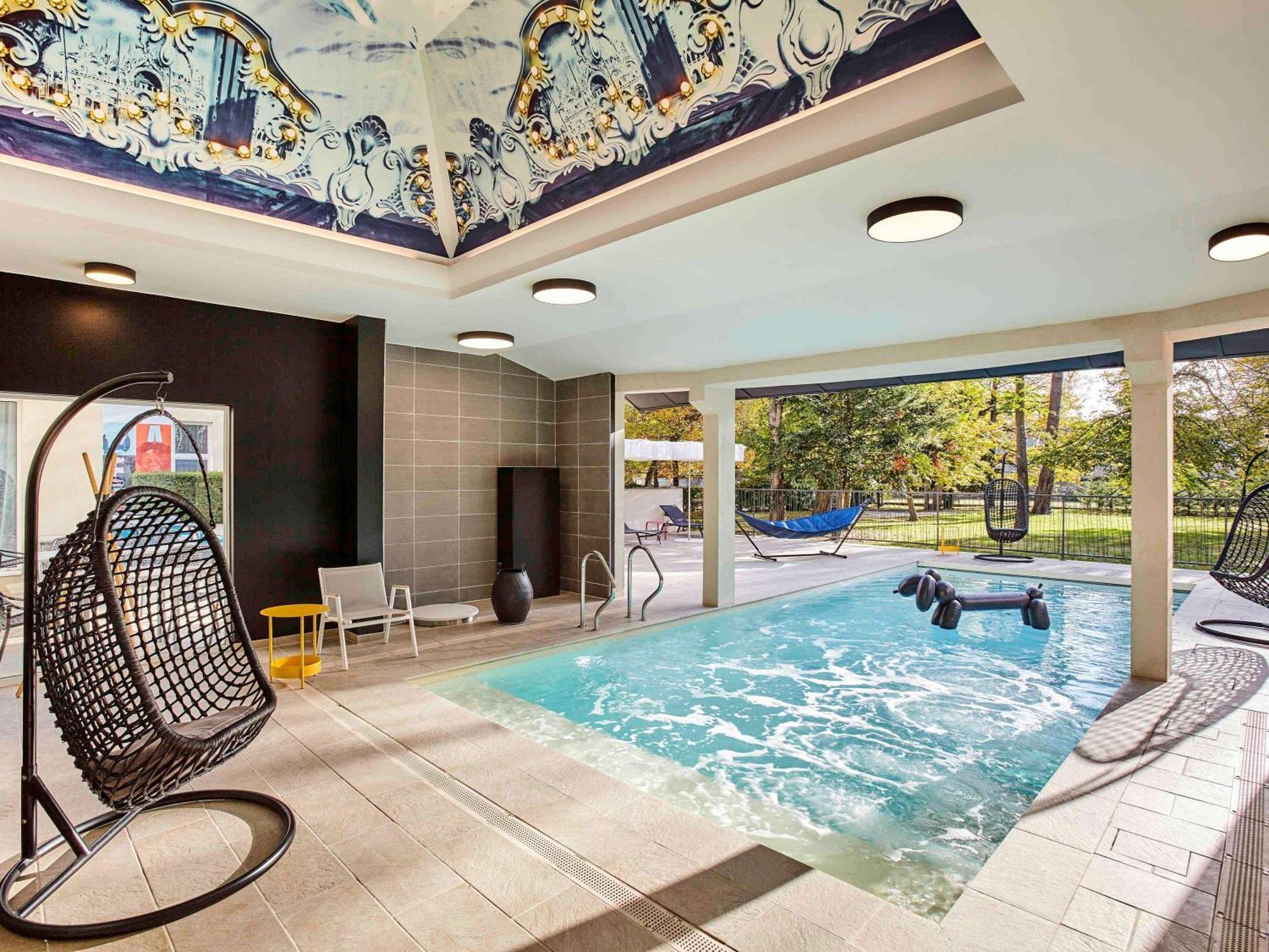 Hotel Mercure Chateau De Фонтенбло Екстериор снимка
