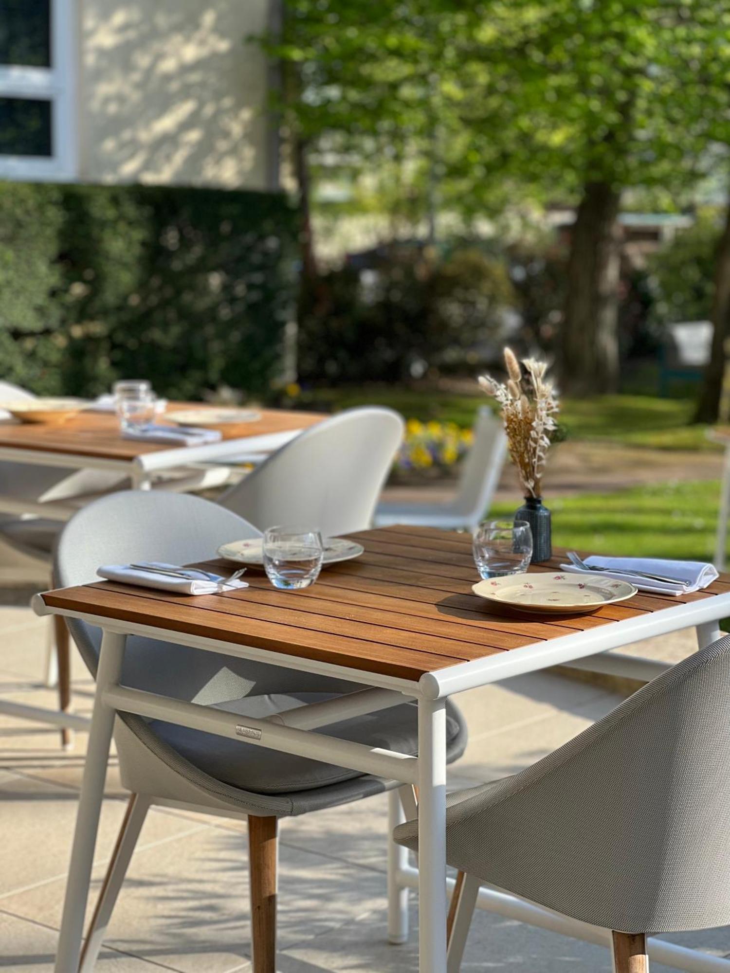 Hotel Mercure Chateau De Фонтенбло Екстериор снимка